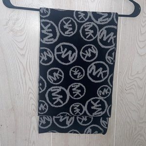 NWOT Michael Kors beautiful WOMENS INFINITY SCARF